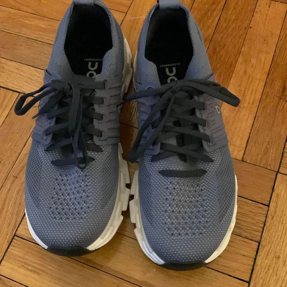 On Running sneakers cloudswift